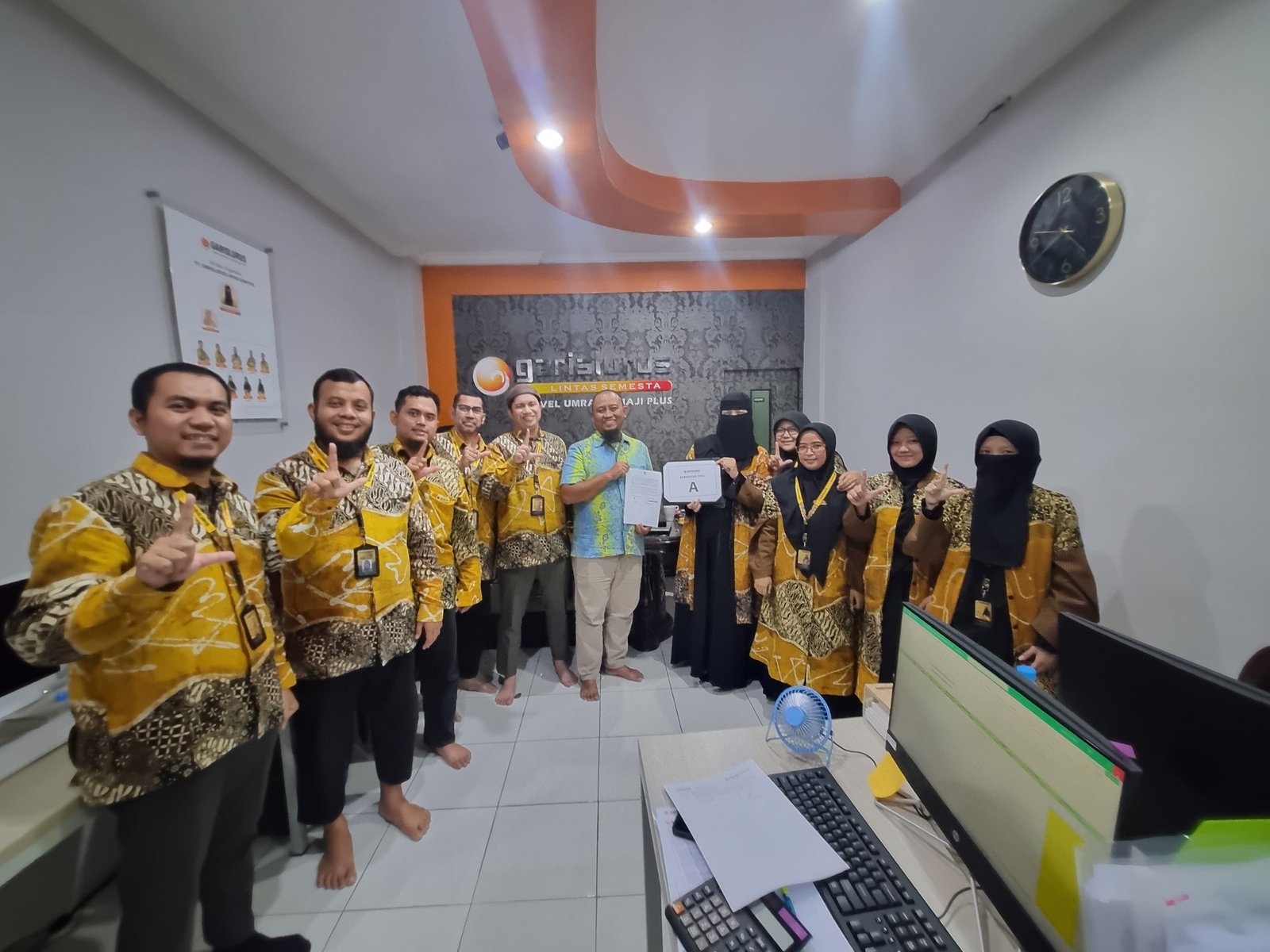 PT Garis Lurus Lintas Semesta